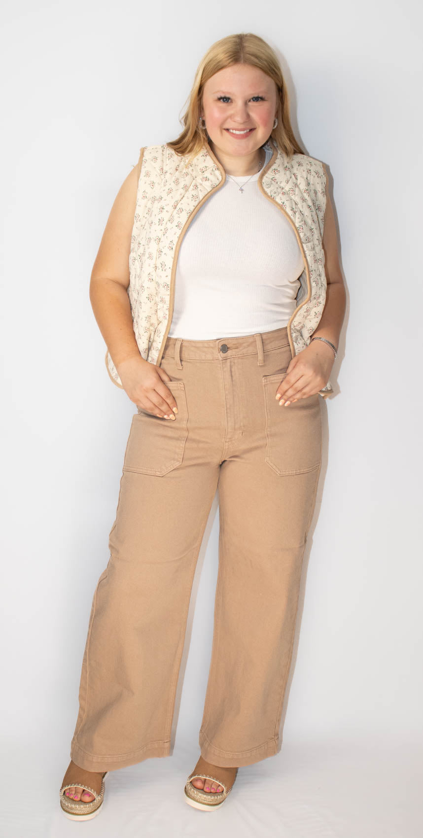 Floral Print Quilted Vest With Contrast Binding and Pockets