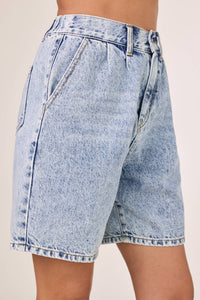HIGH-RISE BOYFRIEND DENIM SHORTS
